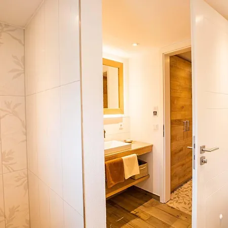 מלון Landgasthof Sonne Lauchheim