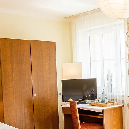 Landgasthof Sonne מלון Lauchheim